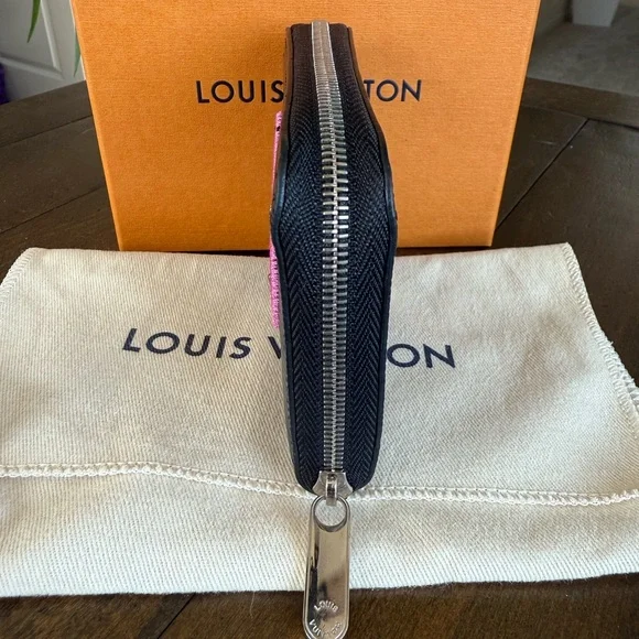 LV Black Heart Embroidered Compact Zippy Wallet - Picture 3 of 8